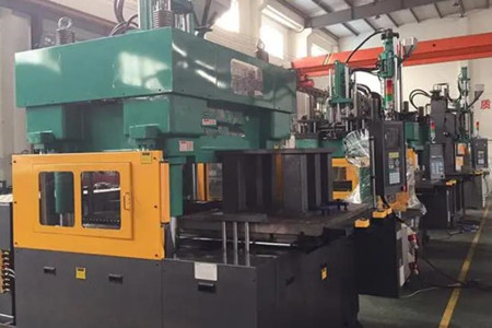 伺服節(jié)能精密注塑機(jī)多少錢一臺?至少3萬元以上!