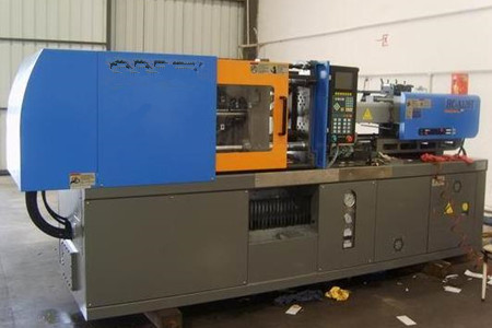 果筐注塑機廠家如何選擇比較好？需重視這些因素！