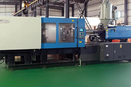 大型二板注塑機(jī)多少錢一臺(tái)?幾十萬到上百萬人民幣!